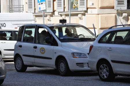 Taxi collettivo: un buon compromesso tra auto propria e mezzi pubblici